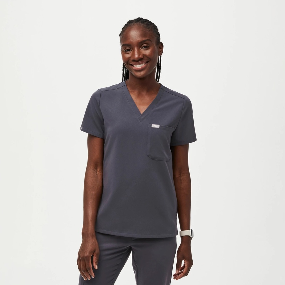 FIGS Catarina One-Pocket Scrub Top